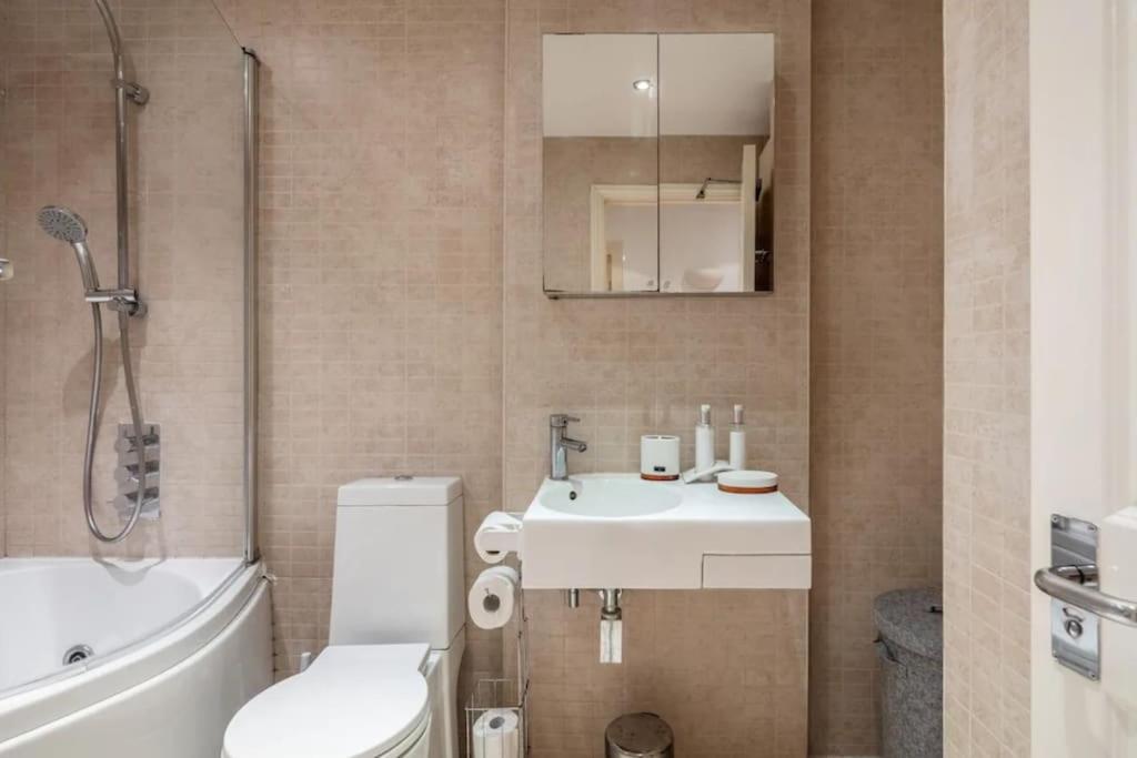 1 Bedroom Flat with Free Parking