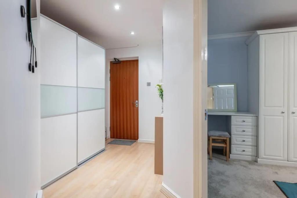 1 Bedroom Flat with Free Parking