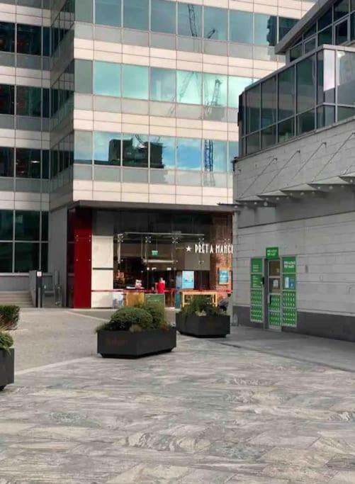 1 Bedroom Flat with Free Parking