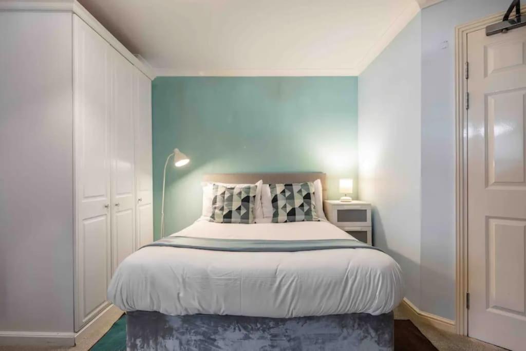 1 Bedroom Flat with Free Parking