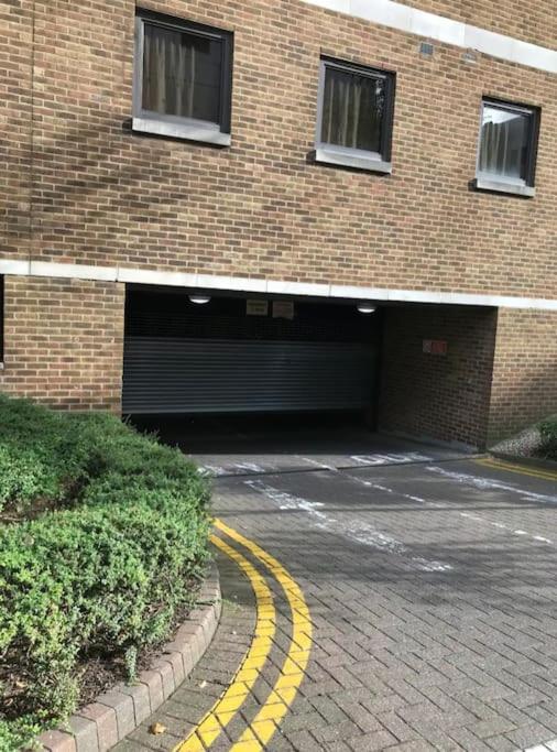1 Bedroom Flat with Free Parking