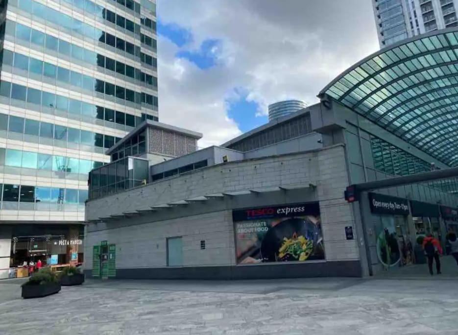 1 Bedroom Flat with Free Parking