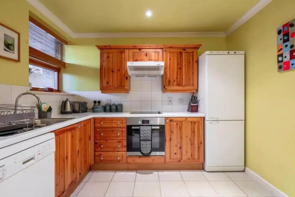 1 Bedroom Flat with Free Parking