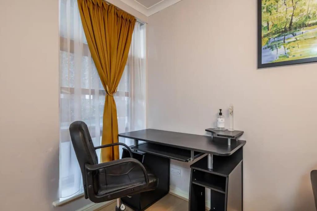 1 Bedroom Flat with Free Parking