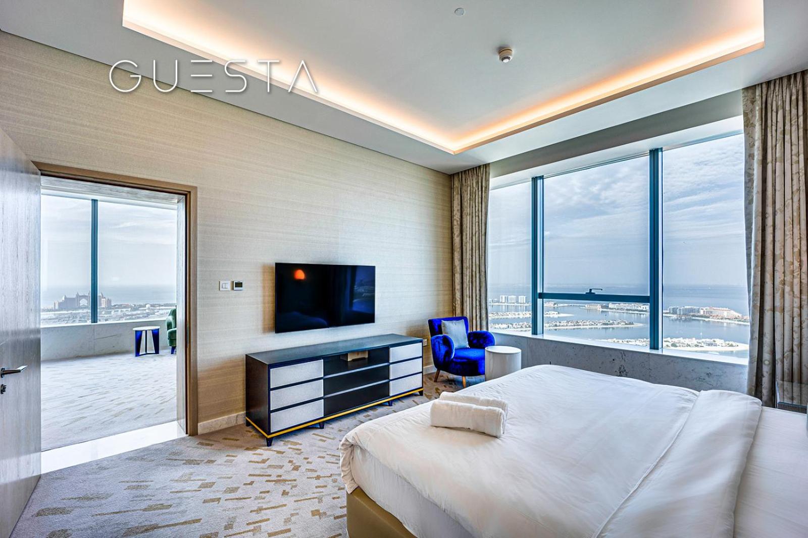 The Palm Tower, Nakheel Mall, Palm Jumeirah