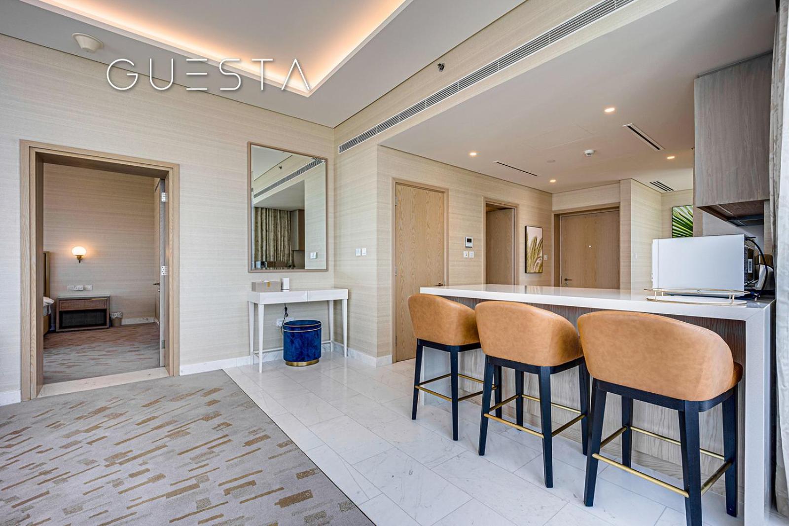 The Palm Tower, Nakheel Mall, Palm Jumeirah