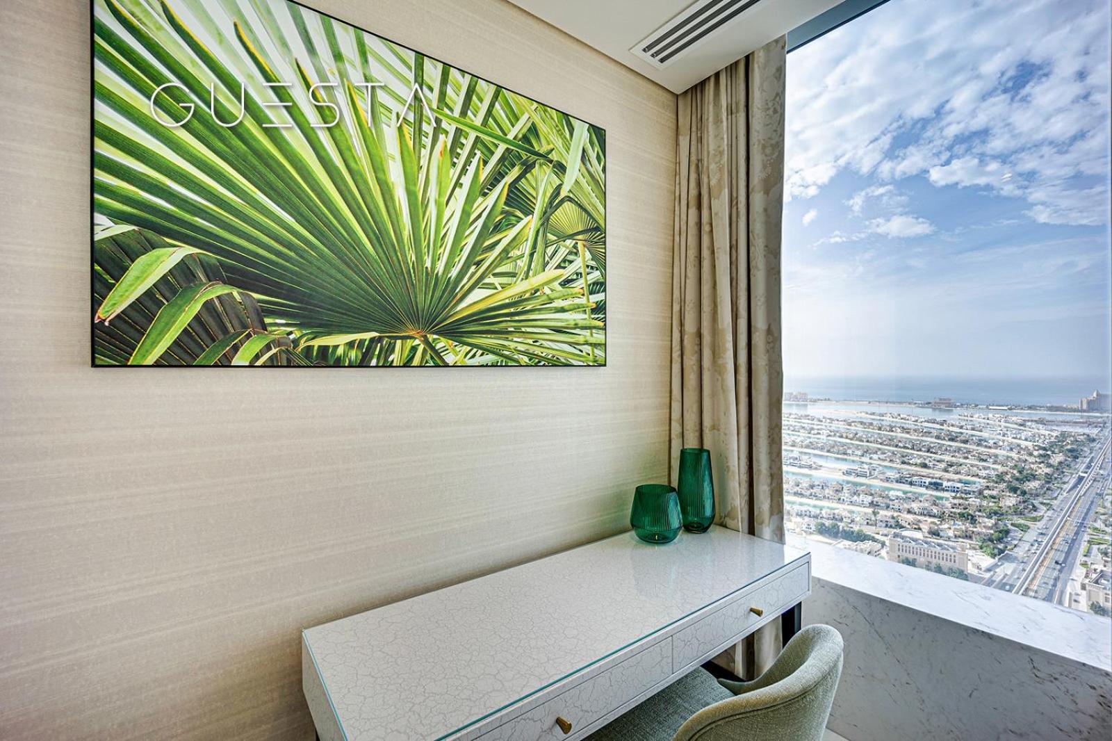 The Palm Tower, Nakheel Mall, Palm Jumeirah
