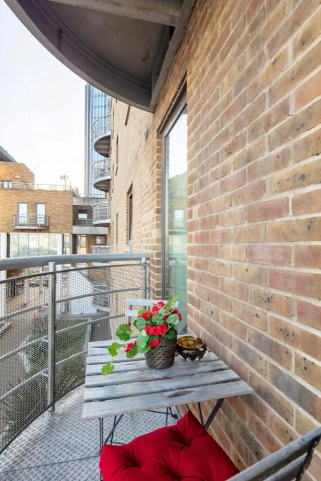 1 Bedroom Flat with Free Parking