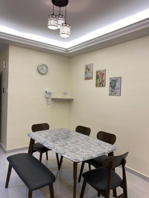 Emerald Avenue Apartment Madam Ng. photo 3