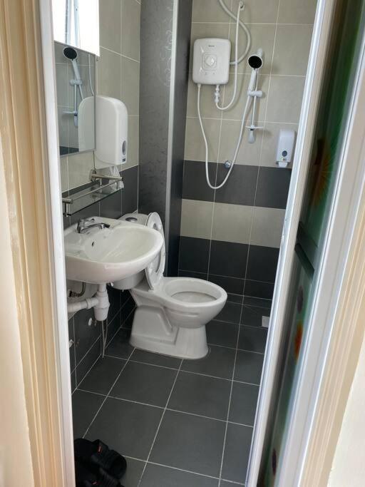 Emerald Avenue Apartment Madam Ng. photo 5