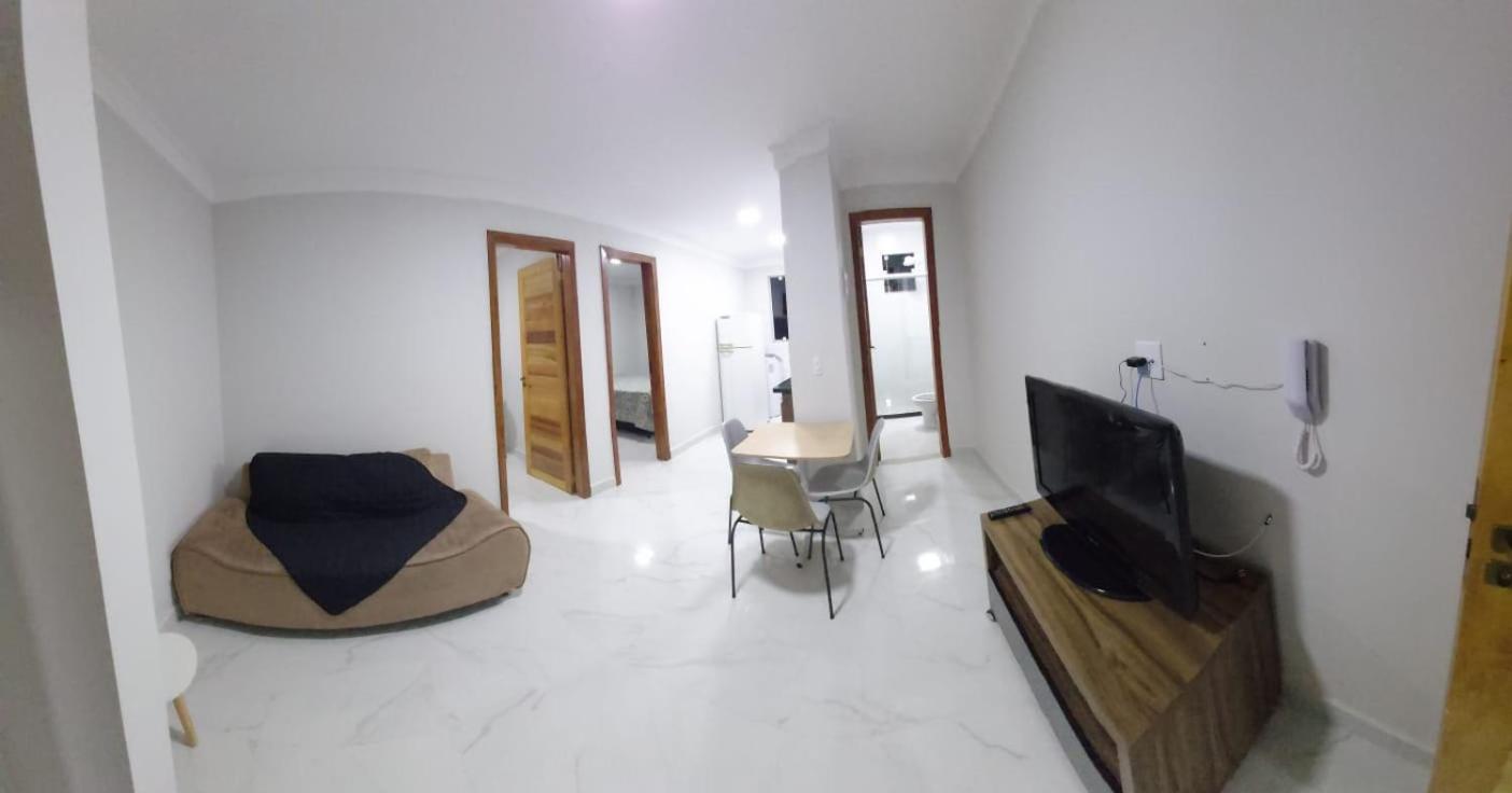 Apartamento Praia Ponta da Fruta para até 4 pessoas 203