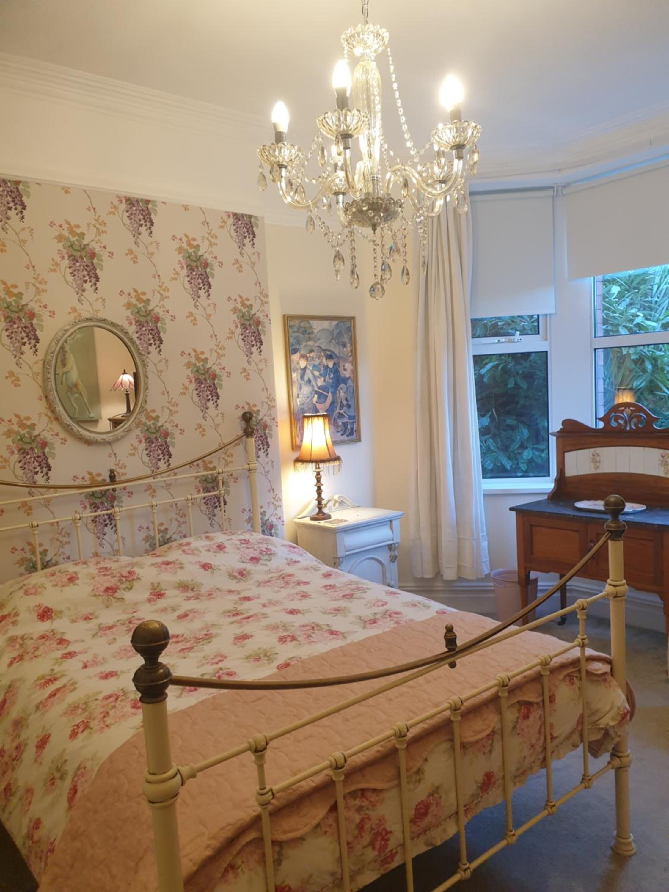 Private room near Roath Lake/Park view 3