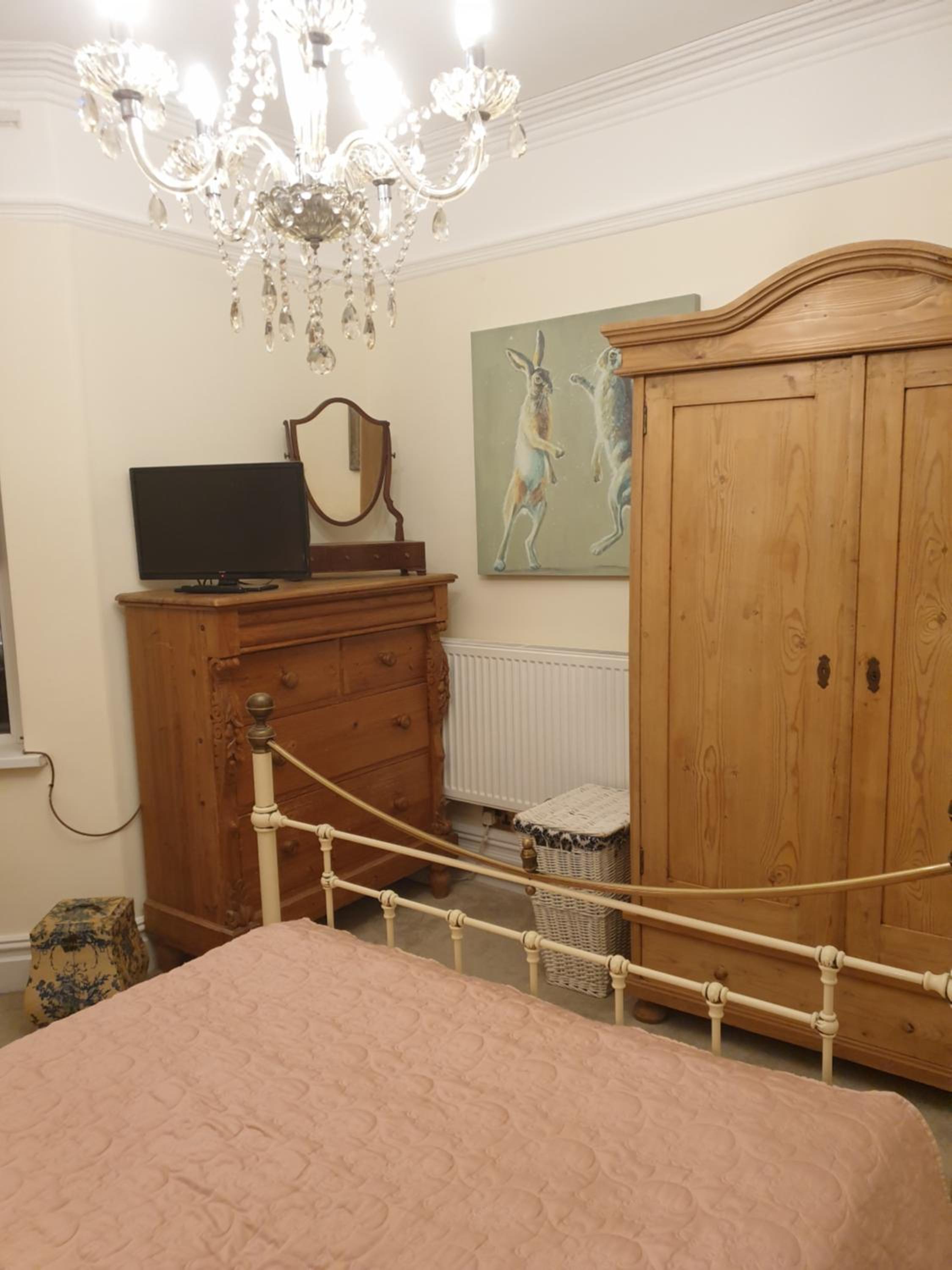Private room near Roath Lake/Park view 5