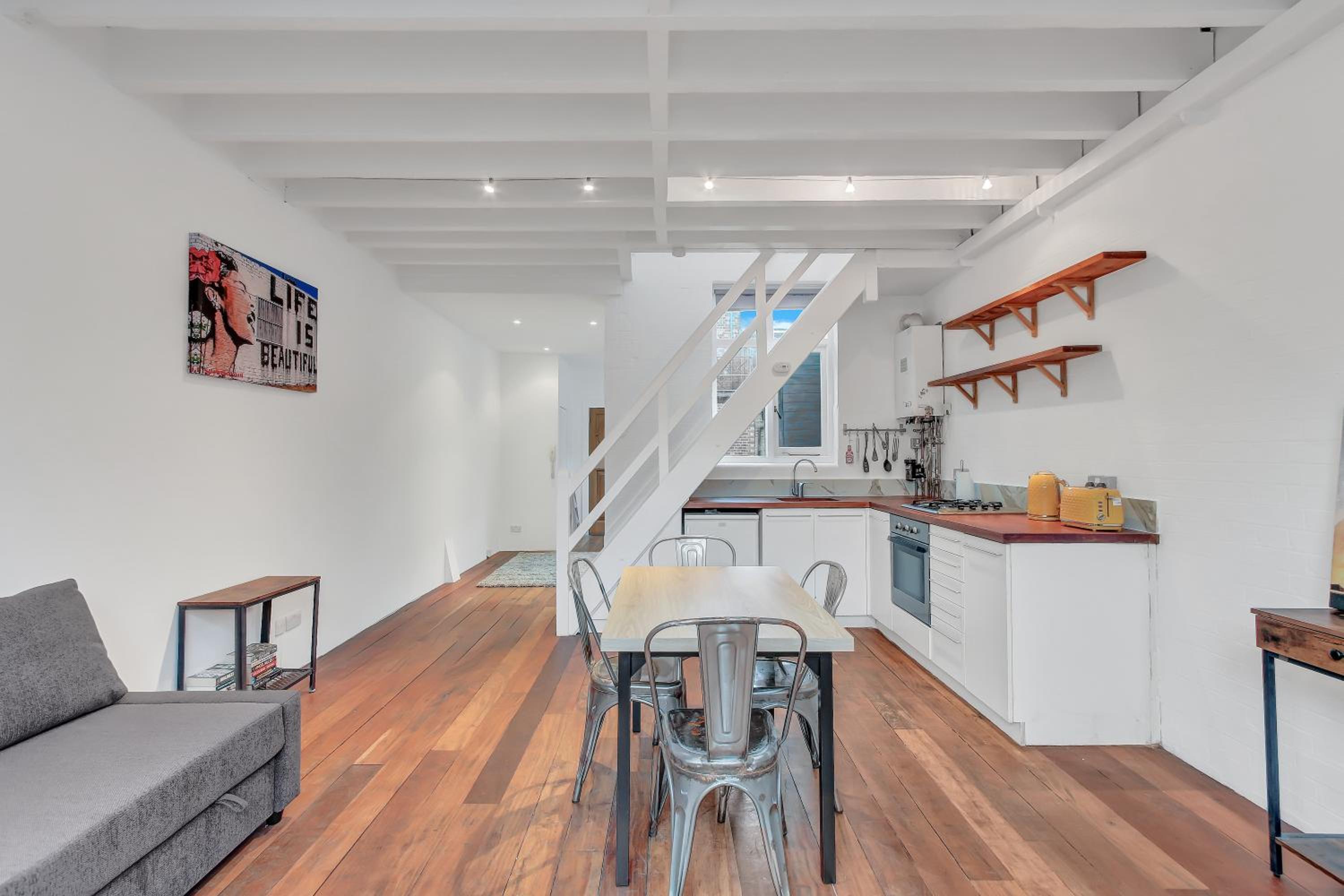 Stunning Shoreditch Loft Warehouse Style Apartment