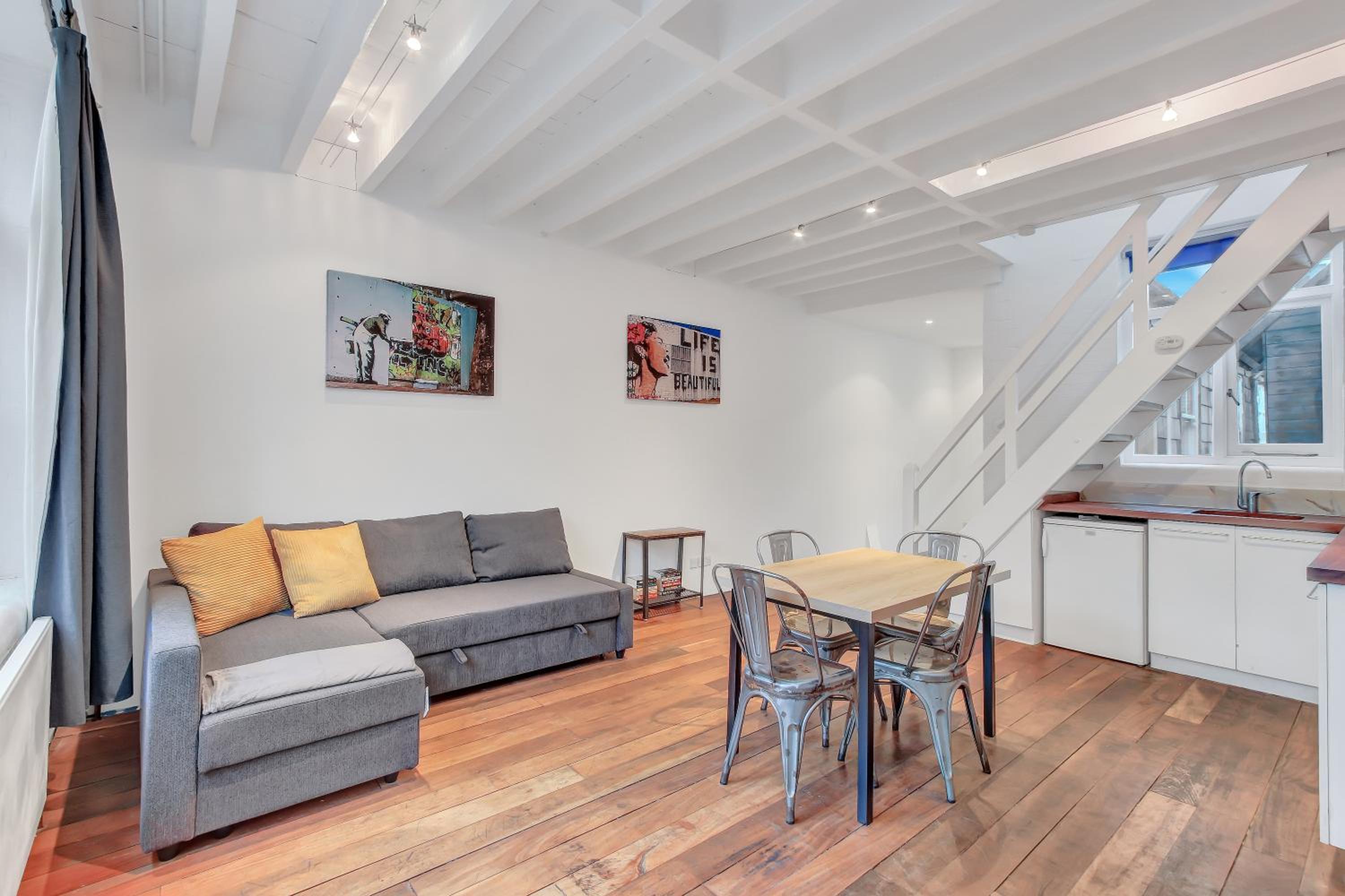 Stunning Shoreditch Loft Warehouse Style Apartment