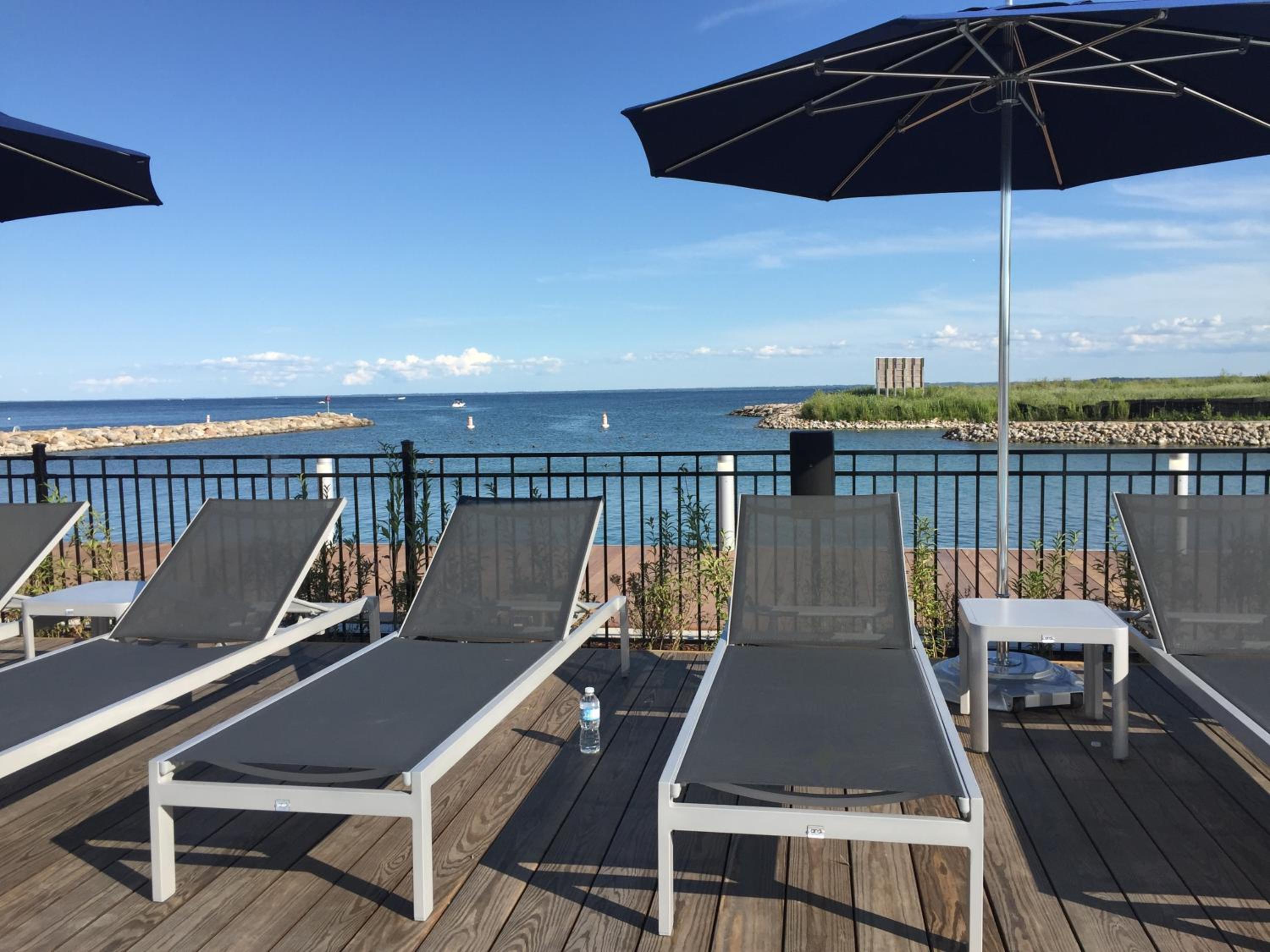 Stunning Stayz Luxury 2 King Suite at Friday Harbour Resort Marina Walk & Parking