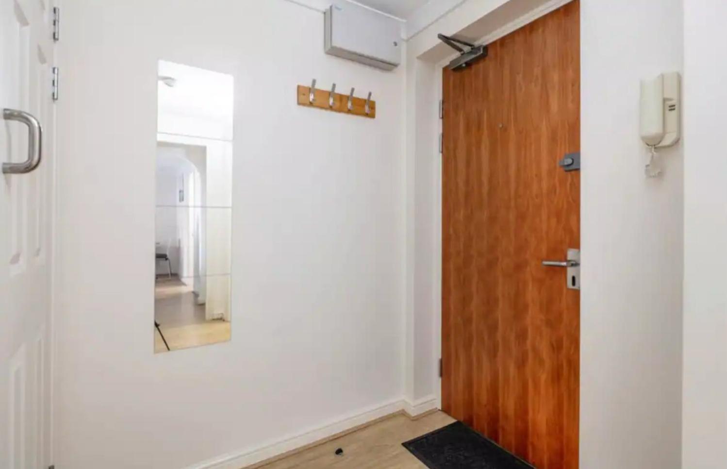 1 Bedroom Flat with Free Parking