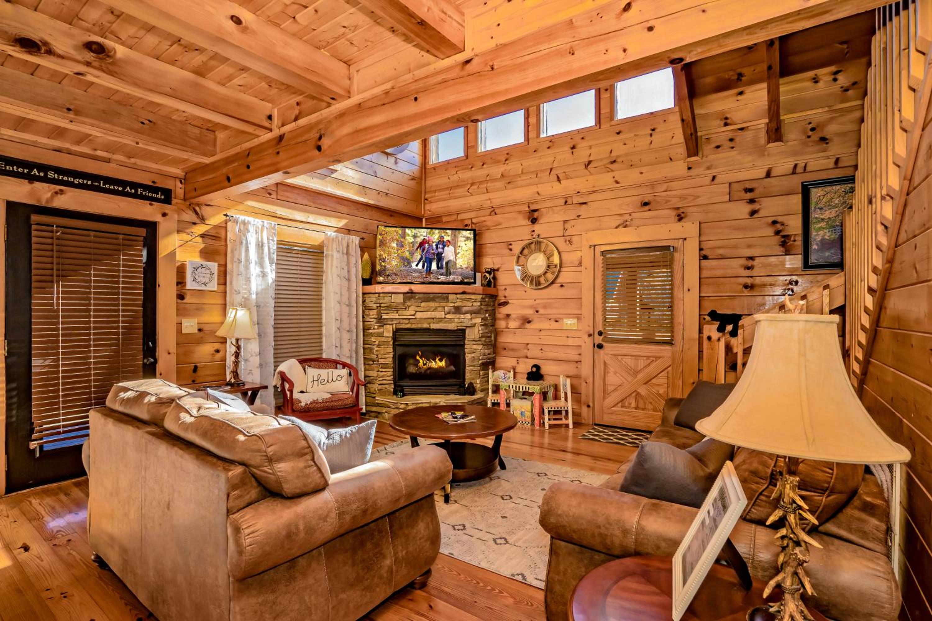 *Family friendly cabin near Dollywood! view 5