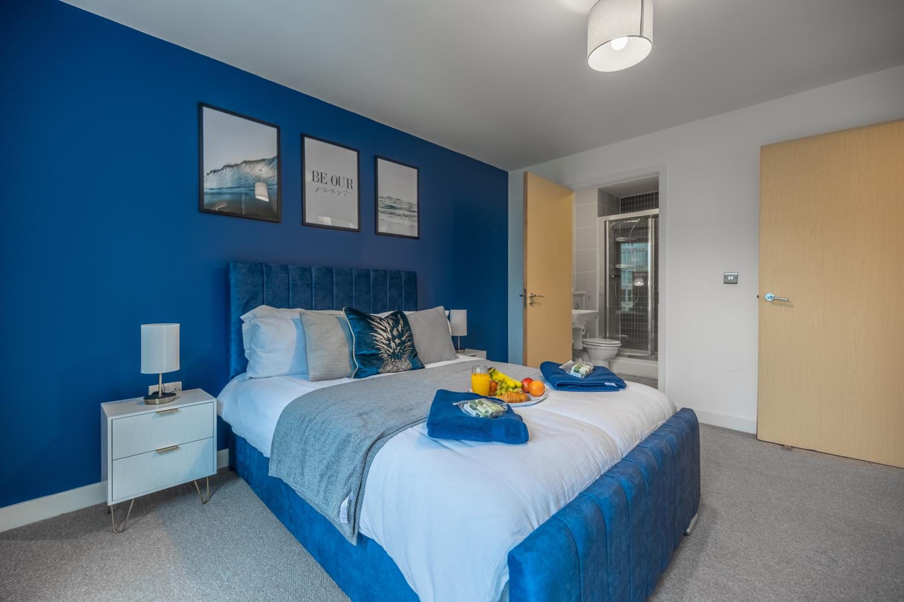 Modern 2 bed in central MK, Free Parking, Smart TV Dakota By Valore Property Services view 4