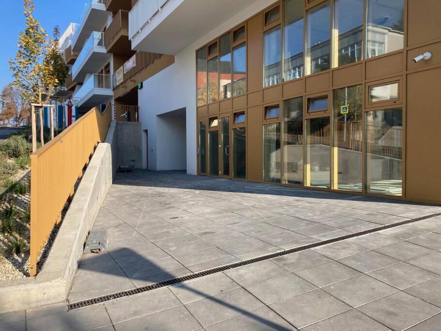 Komfortný apartmán A407 v centre NR - Parkovanie zdarma - Bez kuchyne