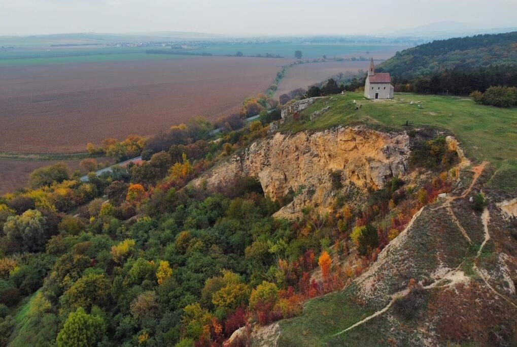 Komfortný apartmán A407 v centre NR - Parkovanie zdarma - Bez kuchyne
