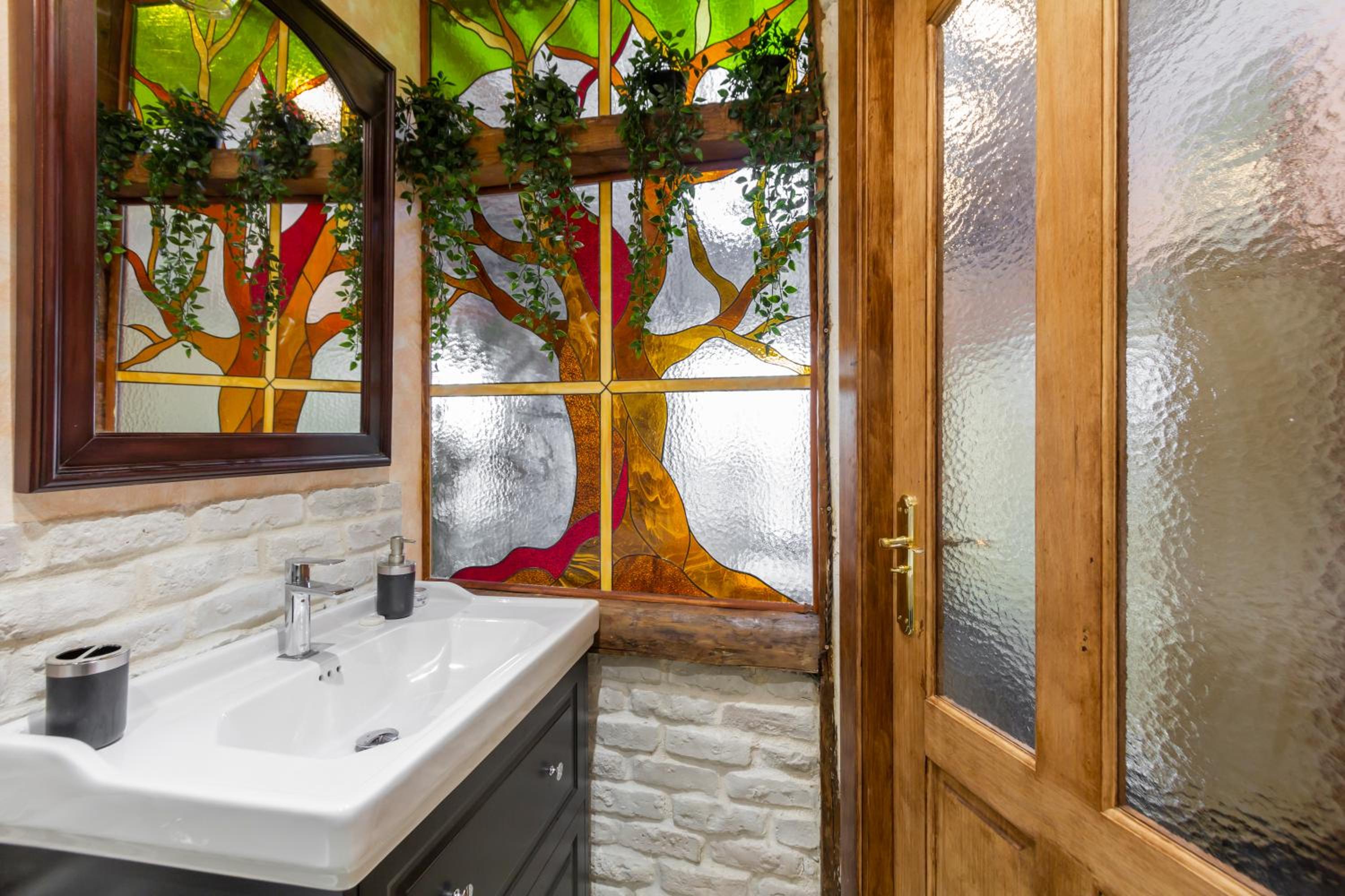 1851: Exceptional 19th century studio in Madrid view 3