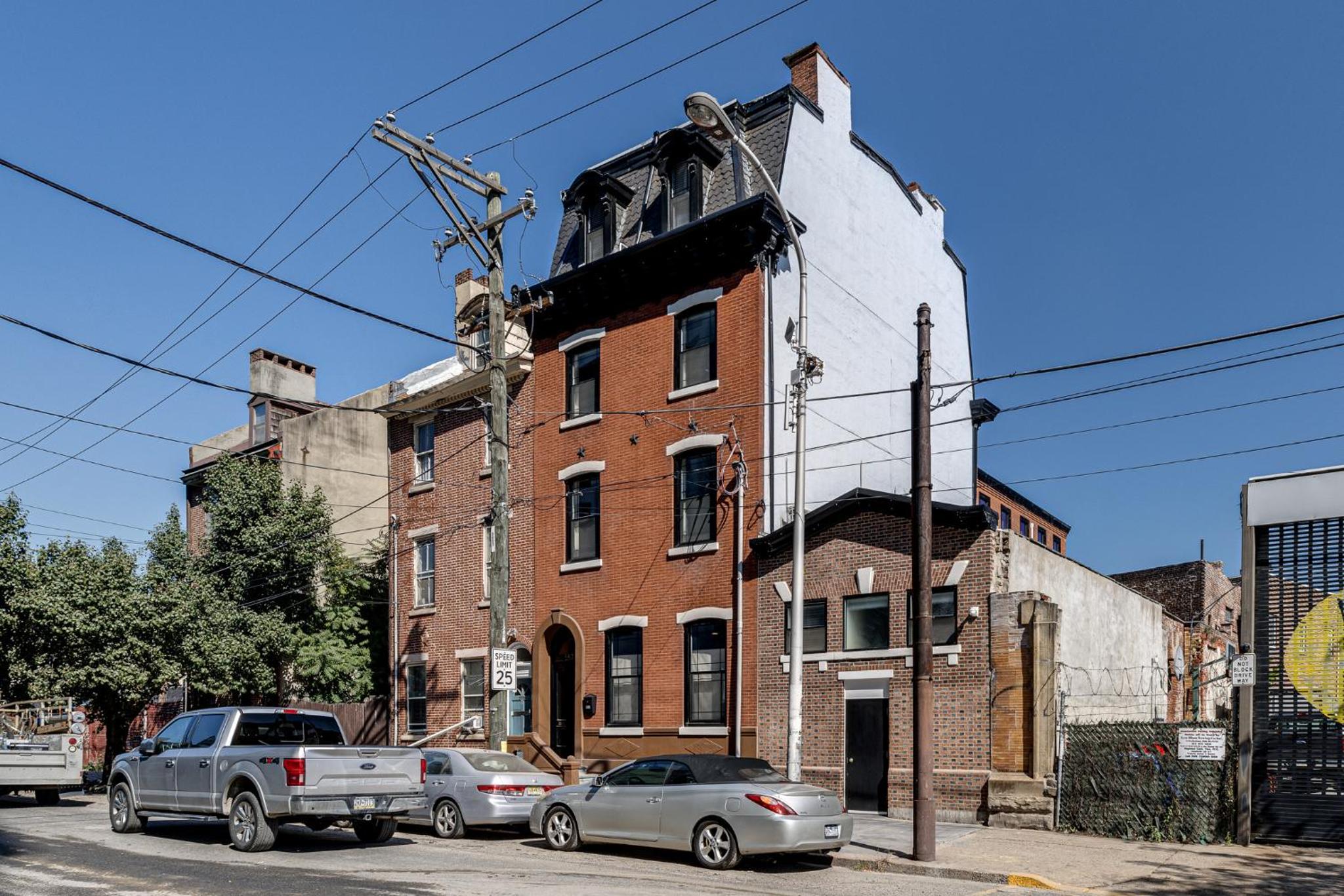 Alina & Fanny - Philadelphia Northern Liberties view 2