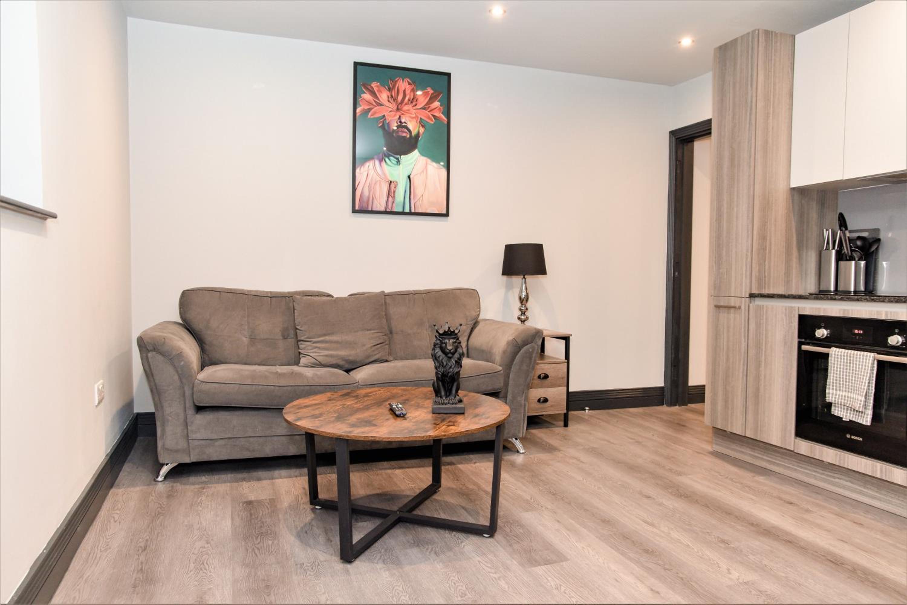 FLASH SALE Brighton City Centre 1 Bedroom Flat BN112SHP04 view 3