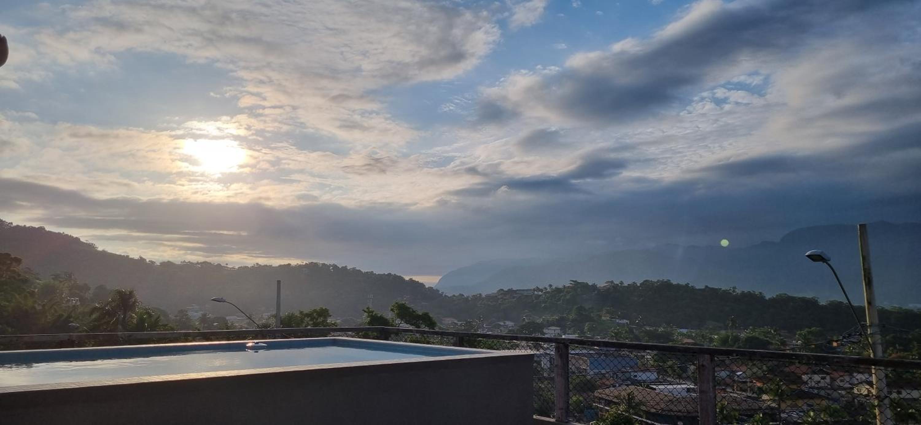 Suite completa Ilhabela - com varanda e vista panorâmica