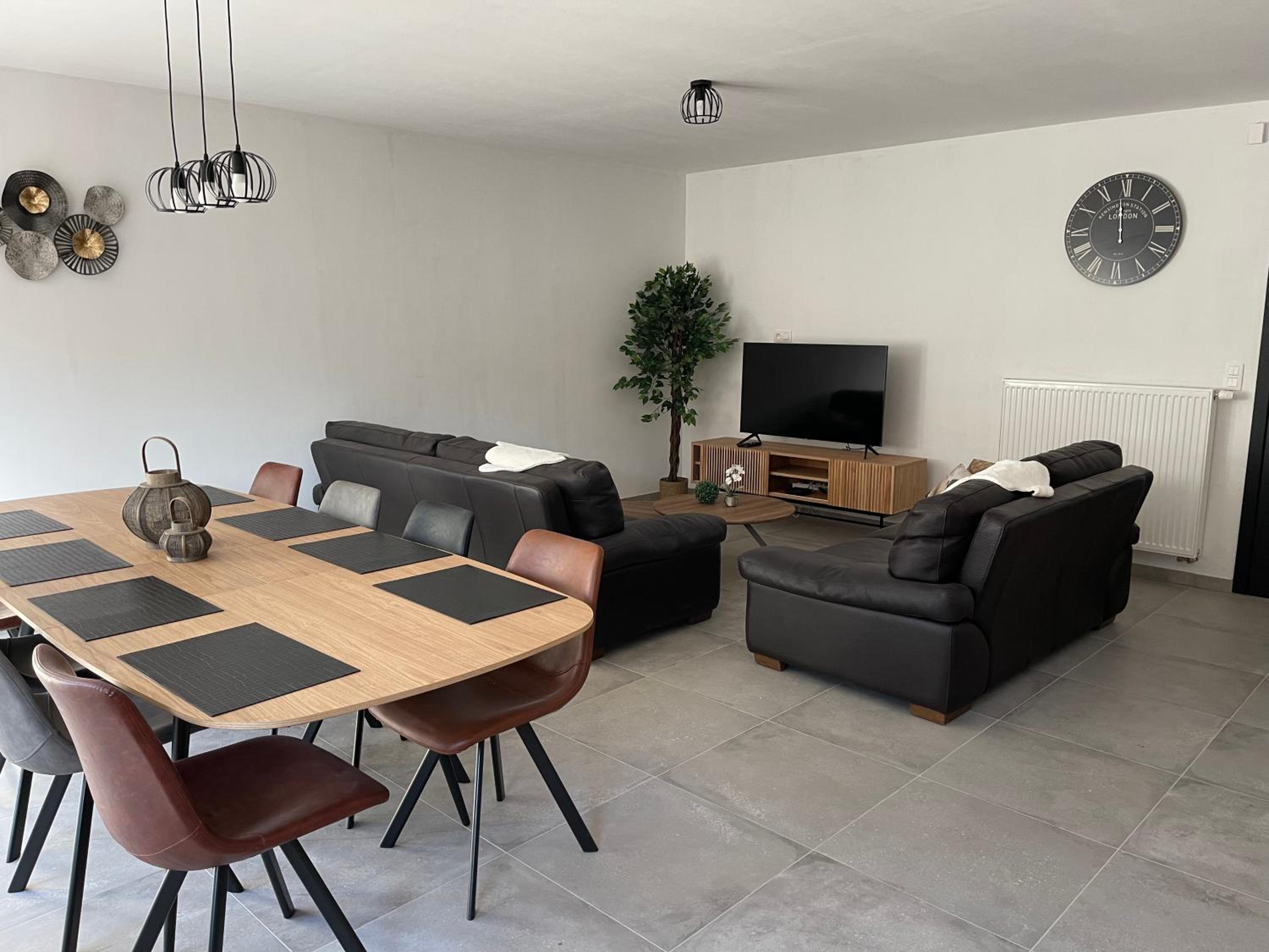 THE 77 work or holiday new home