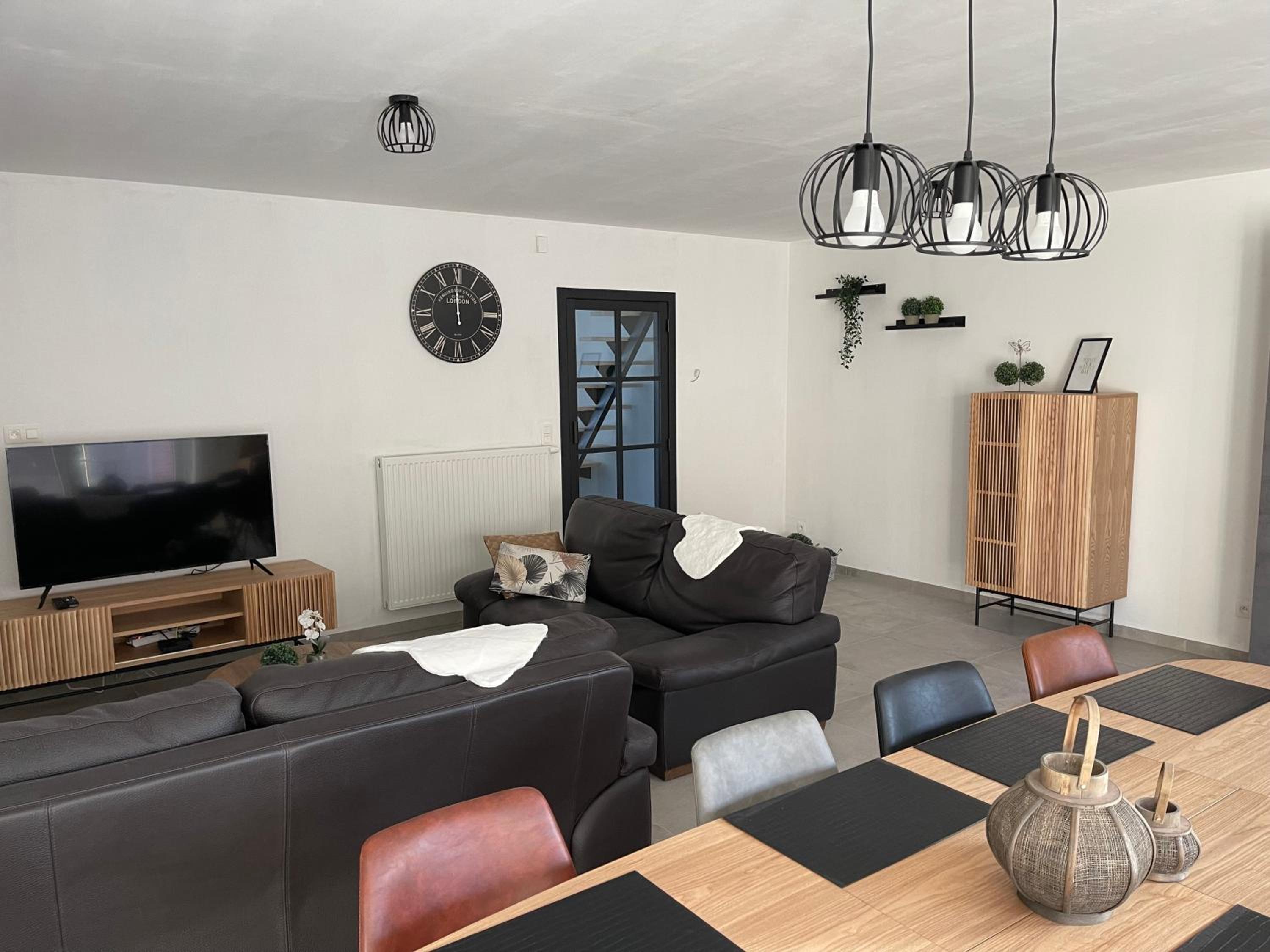 THE 77 work or holiday new home