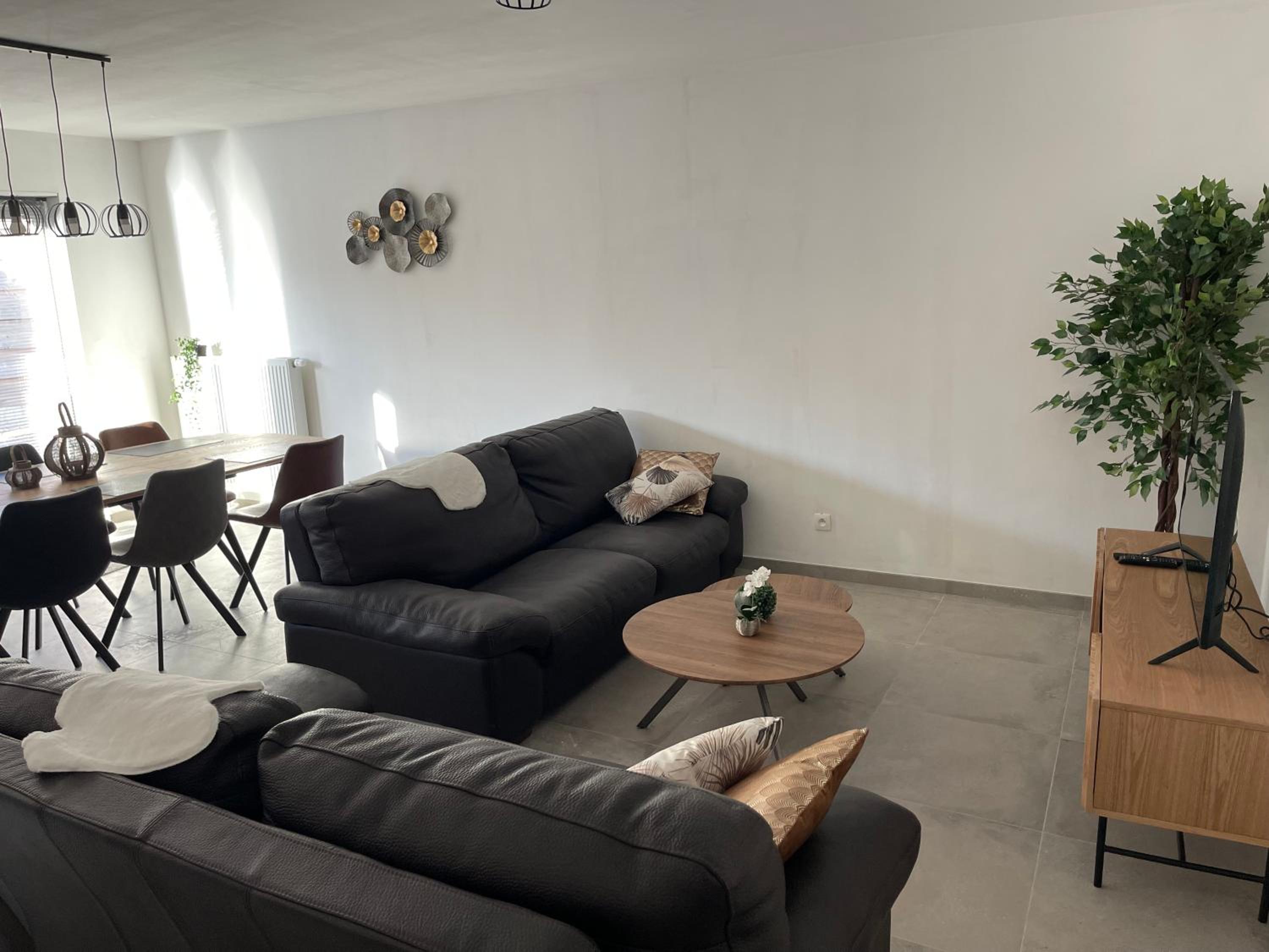 THE 77 work or holiday new home