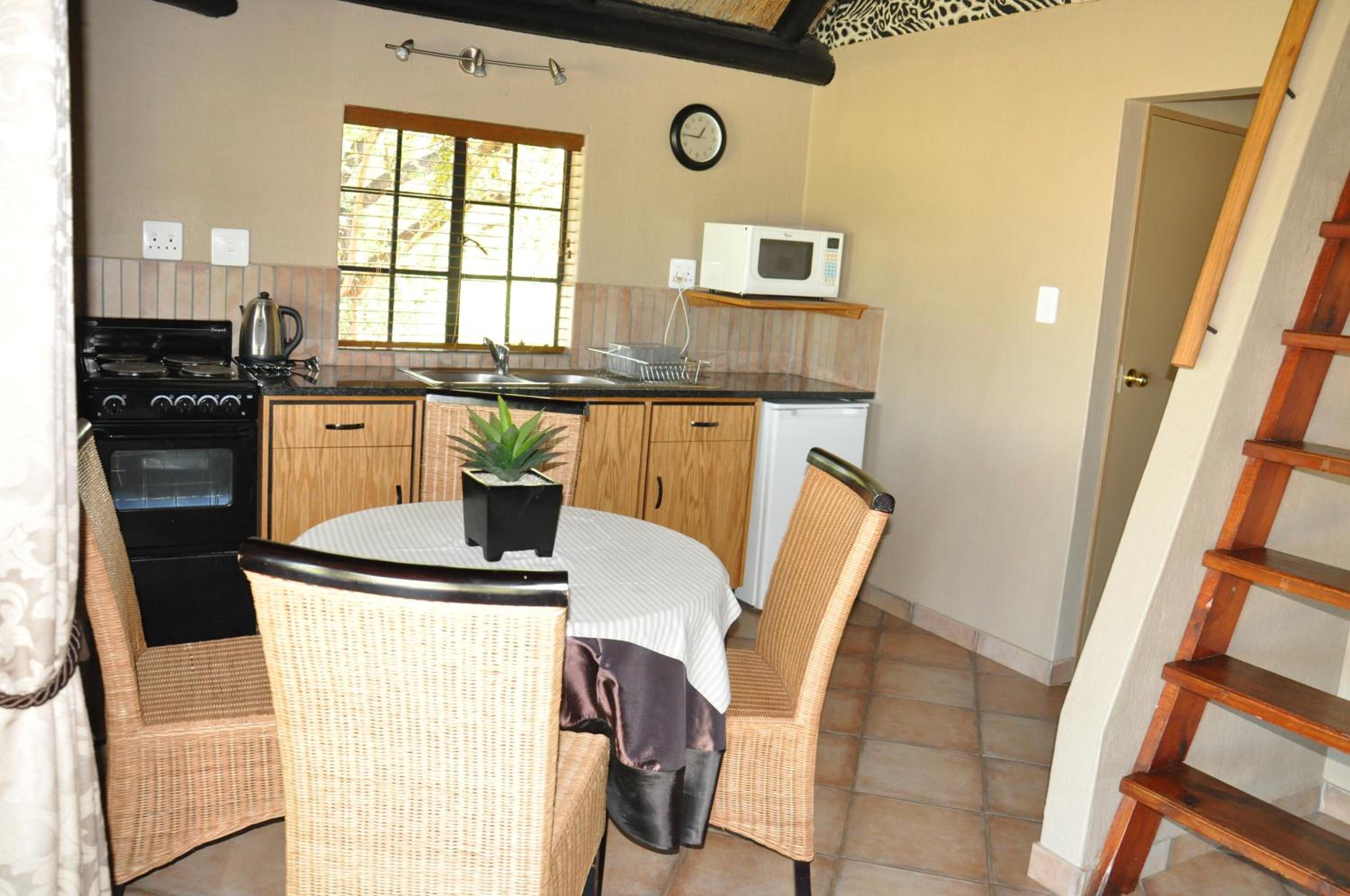 Ukutula Lodge & Game Reserve 10
