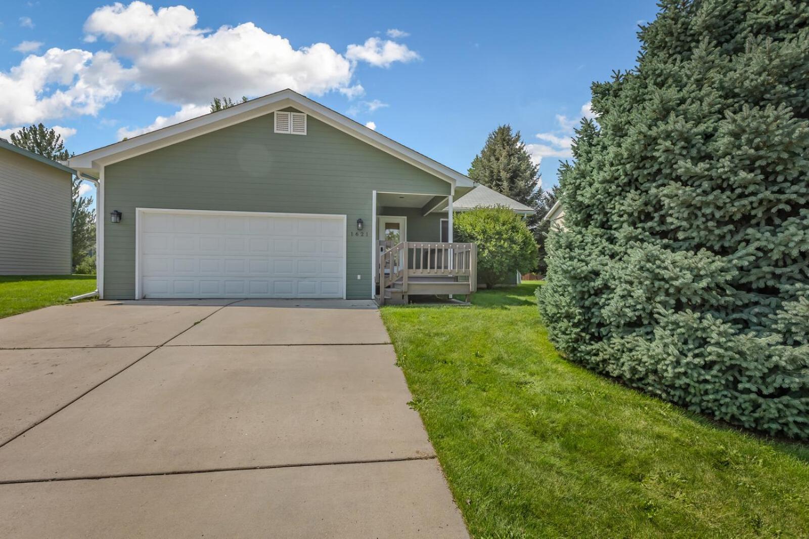 Happy Home - Cozy Retreat With Deck Near Downtown Carbondale view 3