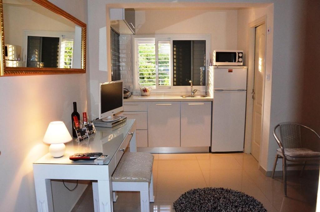 Pinsker Garden Apartment - Petah Tikva