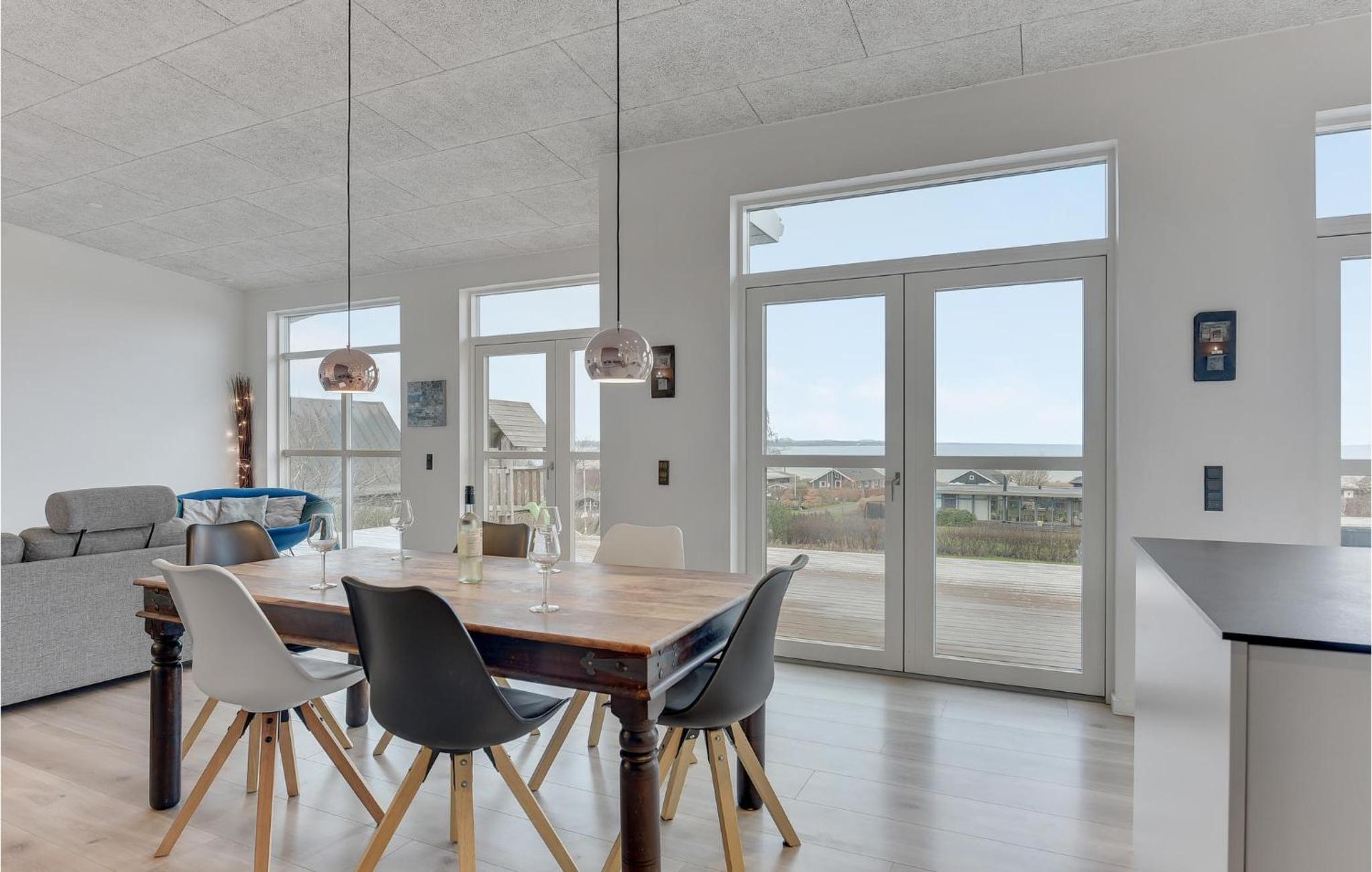 Three-Bedroom Holiday Home In Sjolund view 5