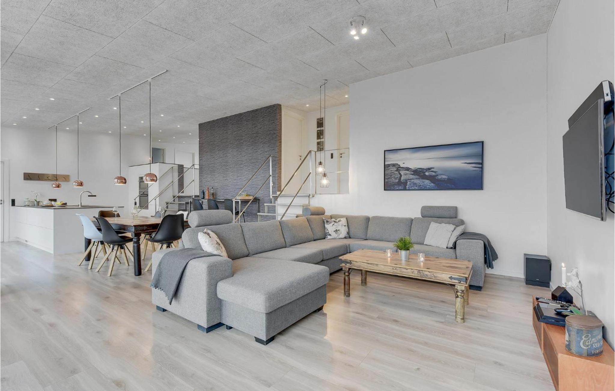 Three-Bedroom Holiday Home In Sjolund view 2