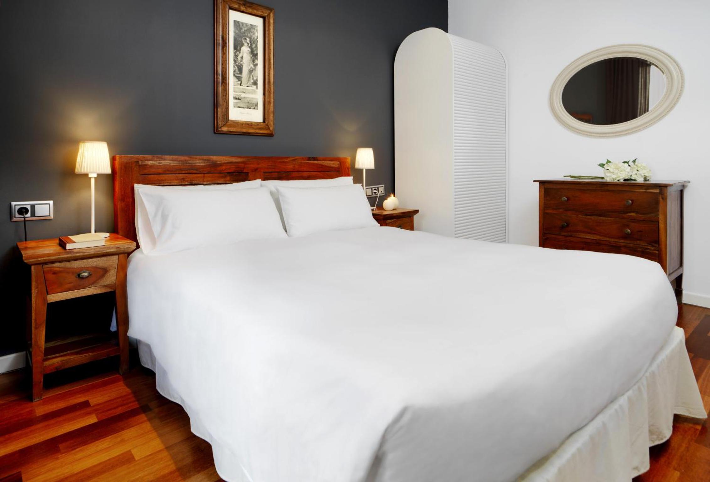 Fewdays Barcelona Apartments