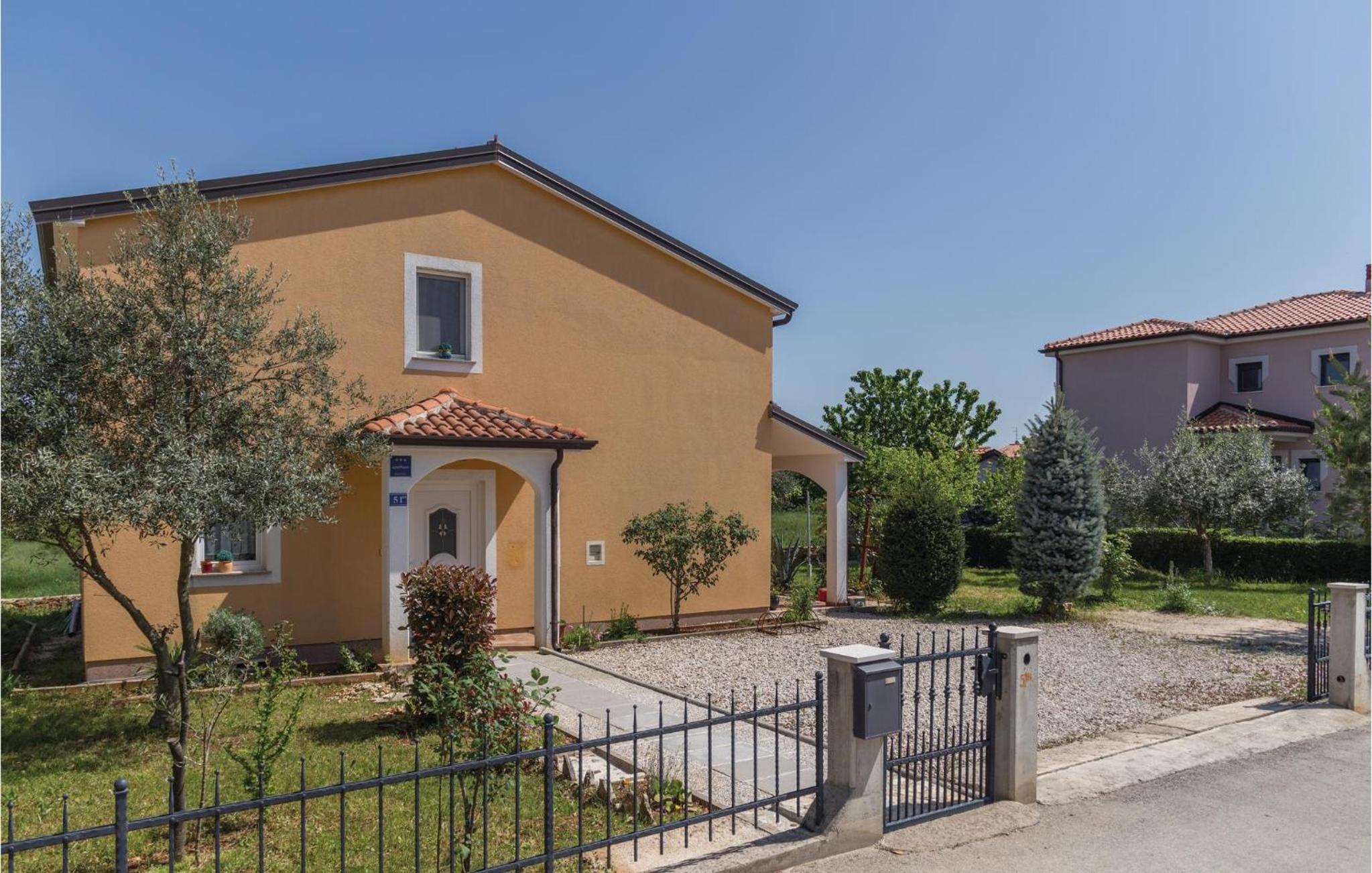 2 Bedroom Beautiful Apartment In Kastel view 4