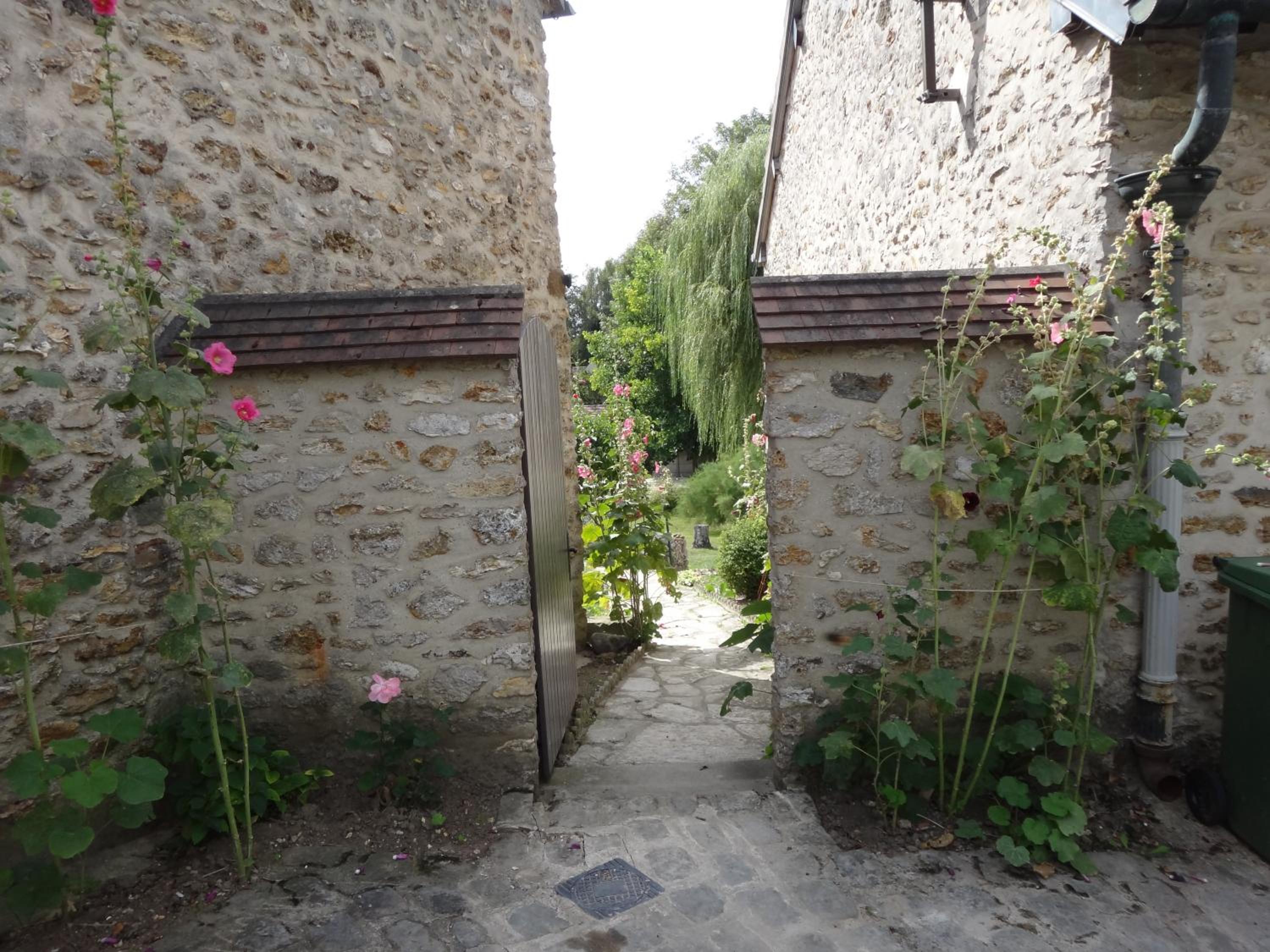 La maison du Fargis view 4
