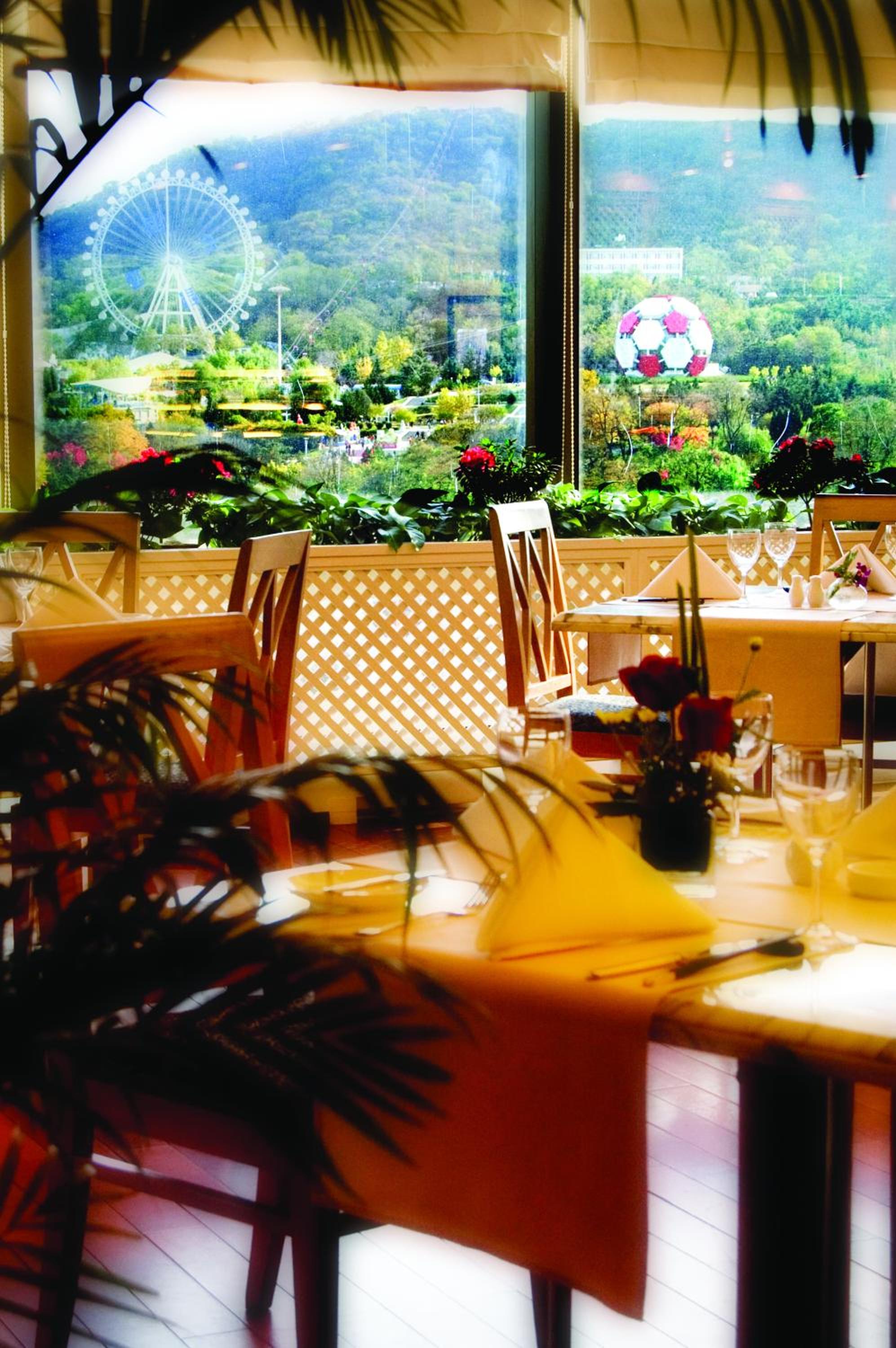 Ruishi Hotel Dalian - Image 5