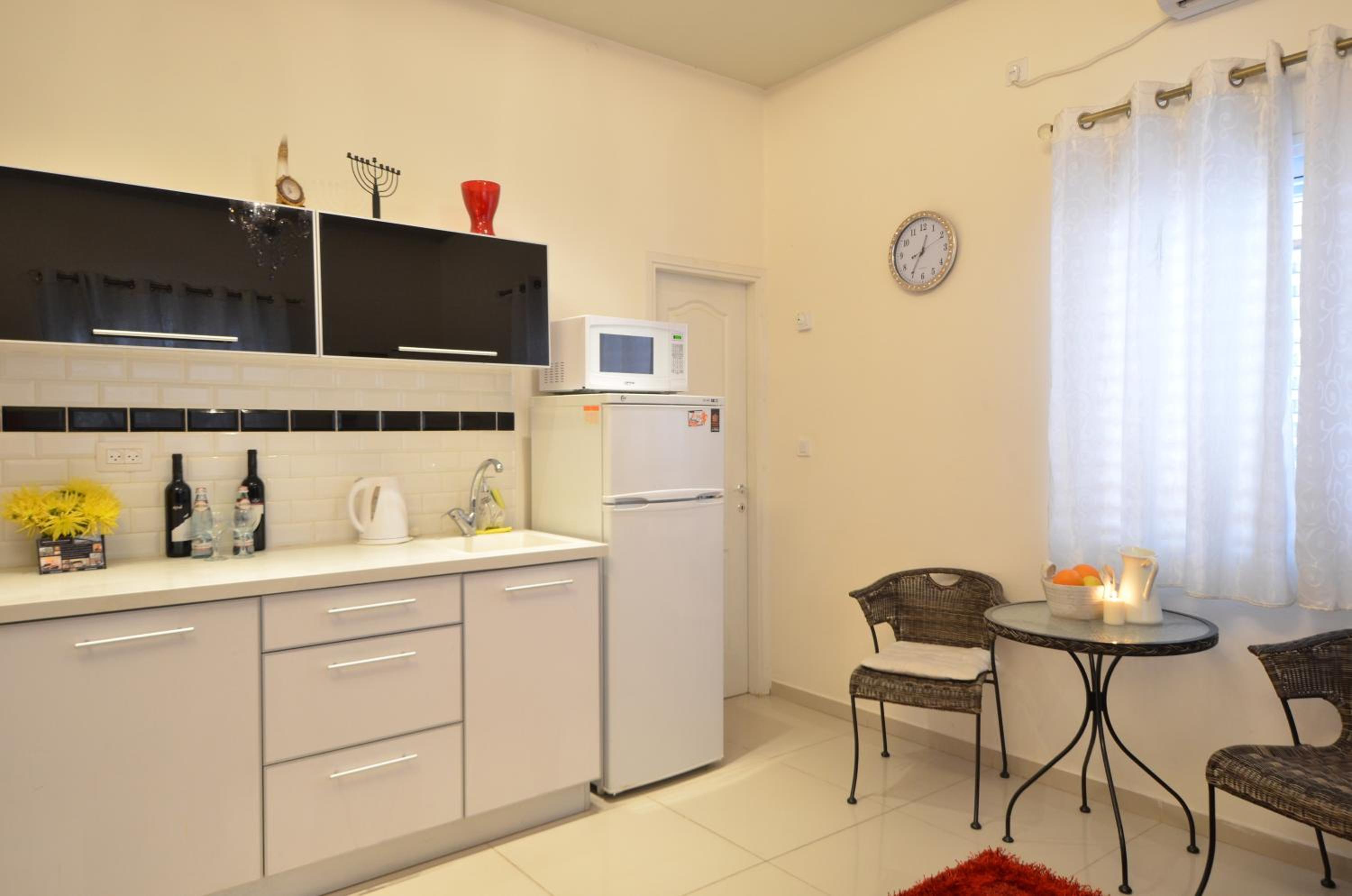 Pinsker Garden Apartment - Petah Tikva