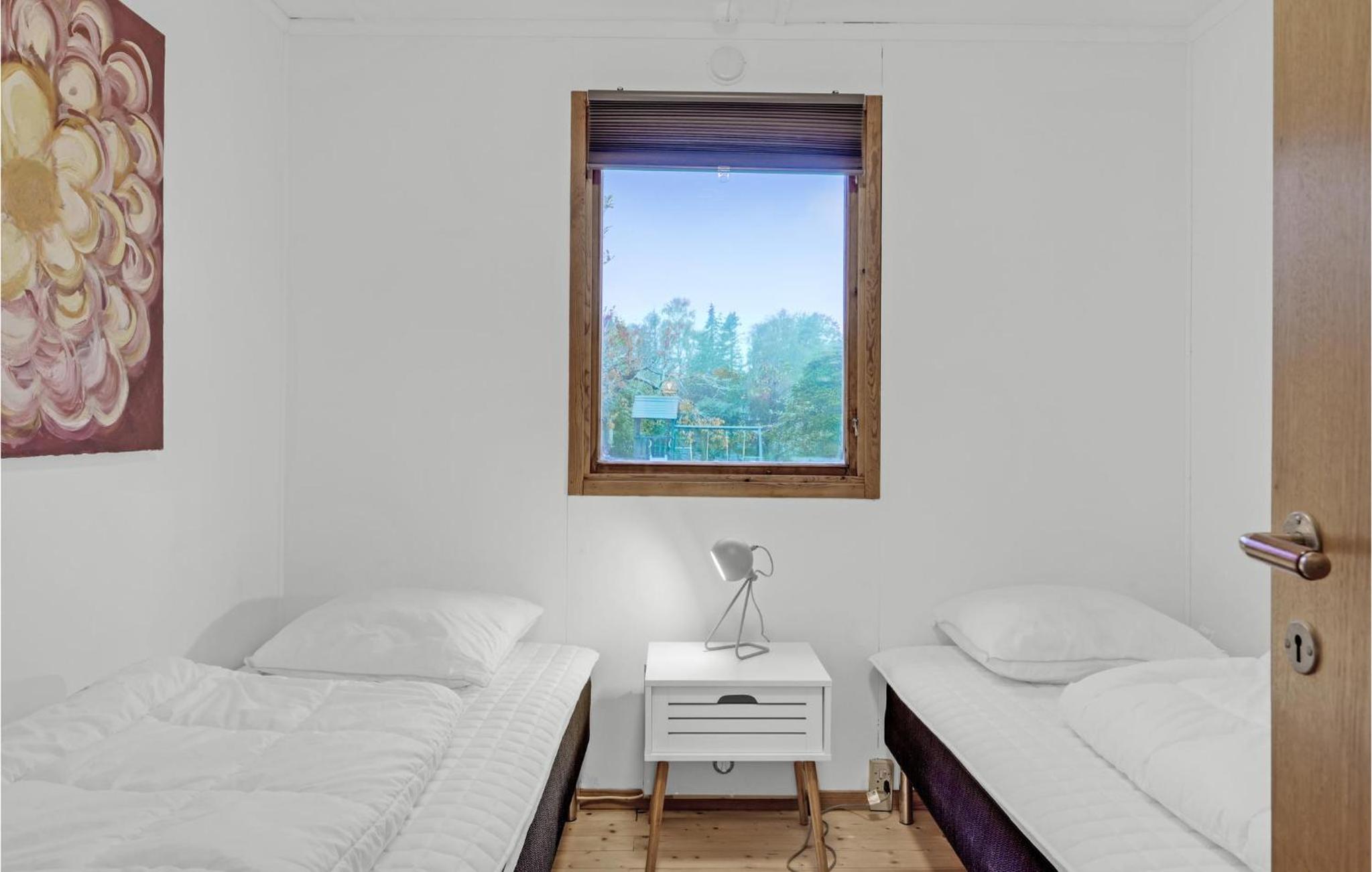 3 Bedroom Cozy Home In Græsted