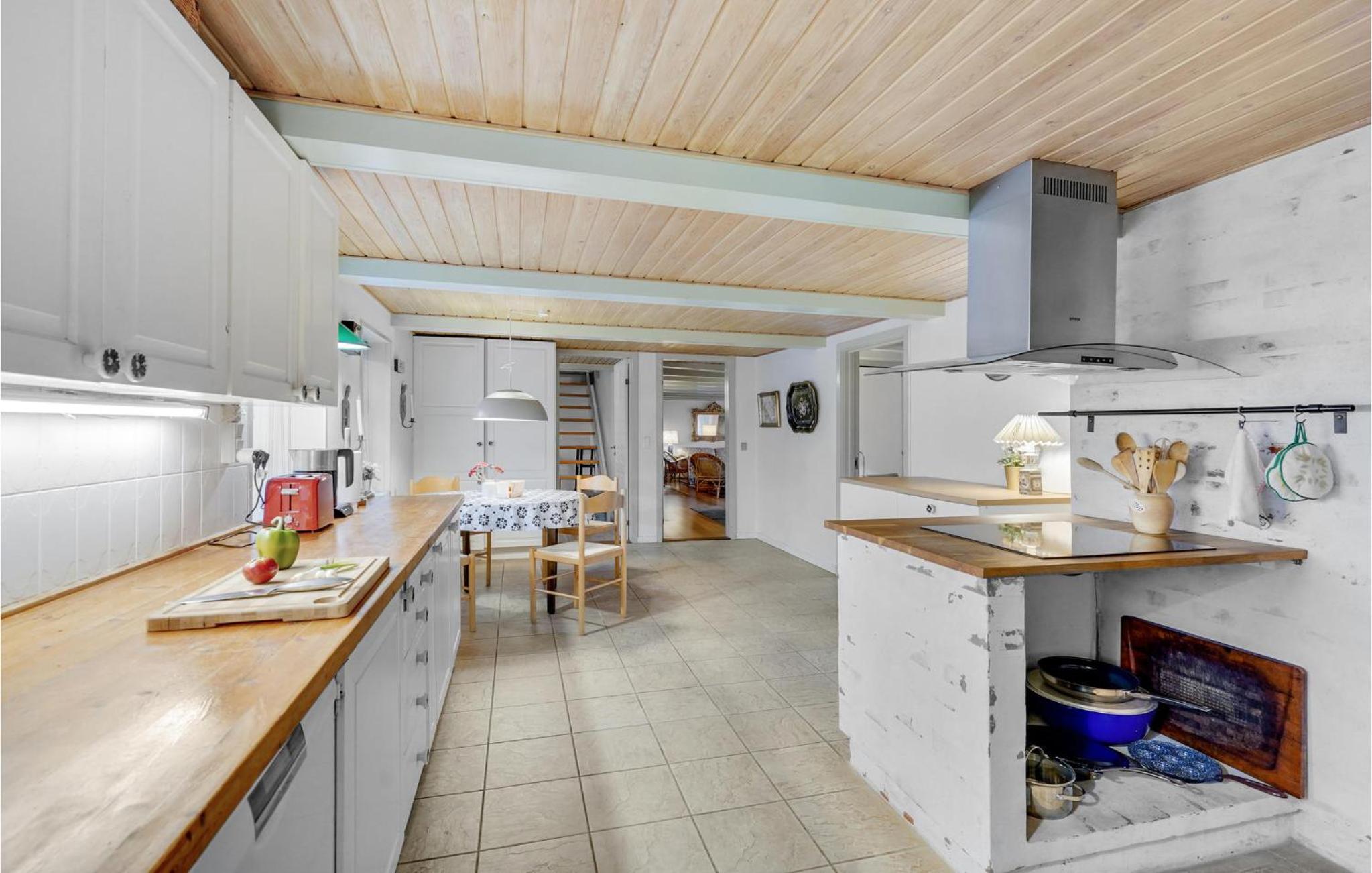 Cozy Home In Præstø With Kitchen