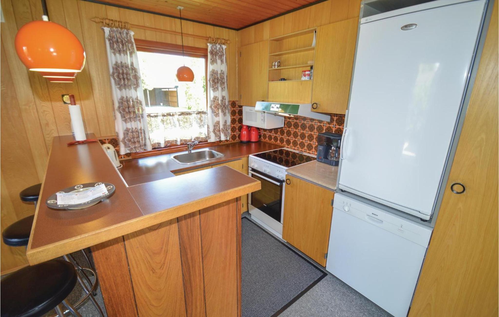 Cozy Home In Væggerløse With Kitchen