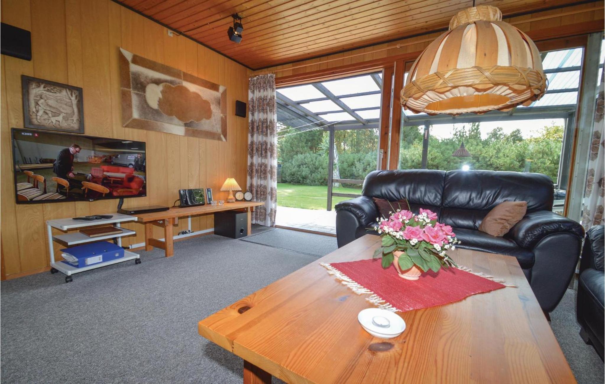 Cozy Home In Væggerløse With Kitchen
