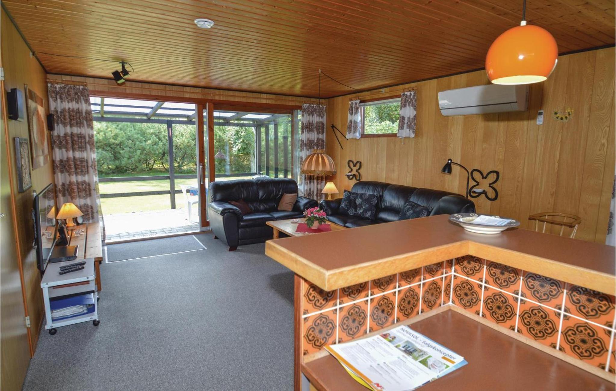 Cozy Home In Væggerløse With Kitchen