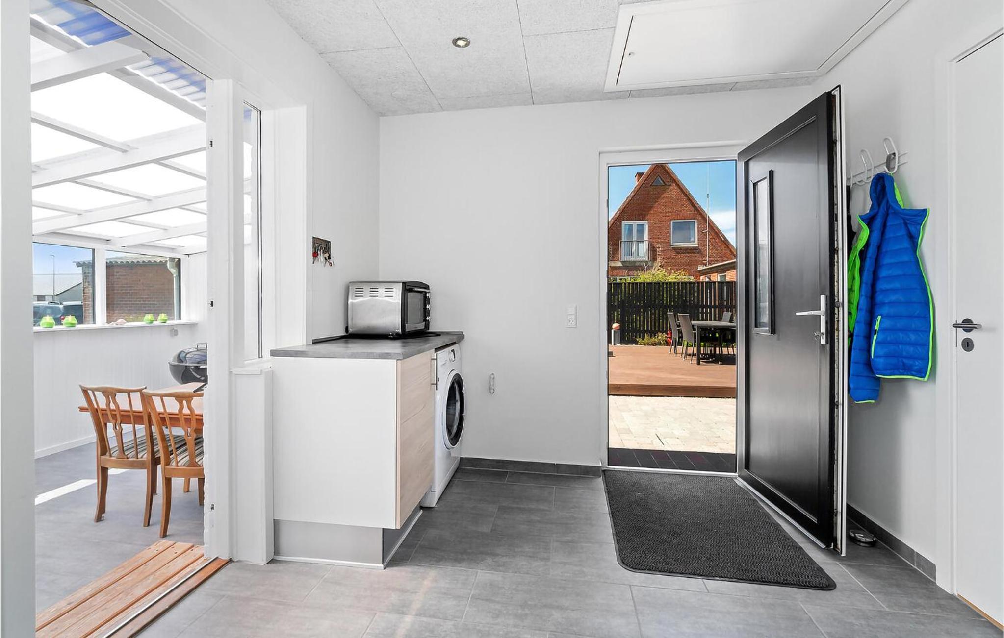 Stunning Home In Thyborøn With Wifi