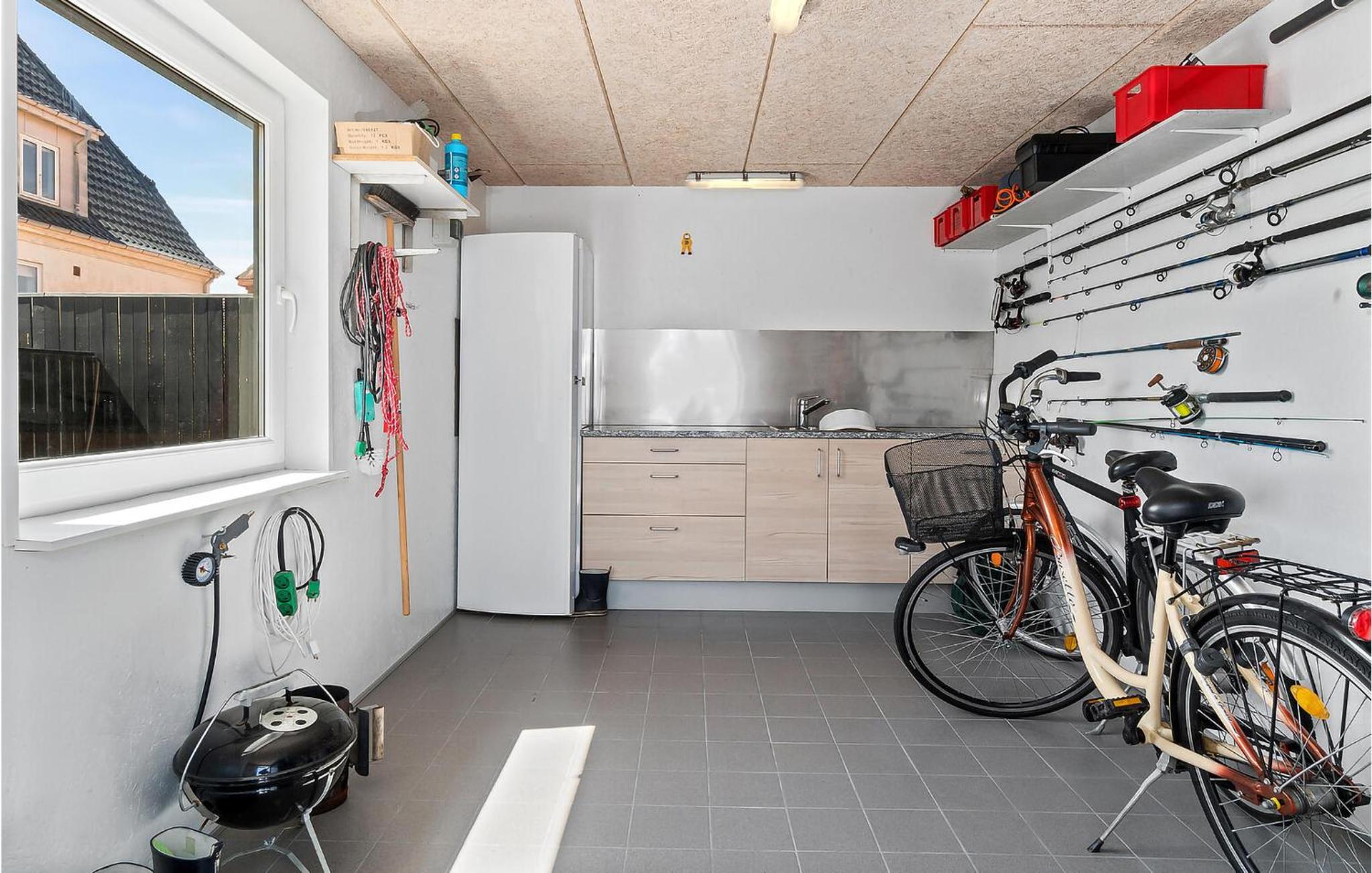 Stunning Home In Thyborøn With Wifi