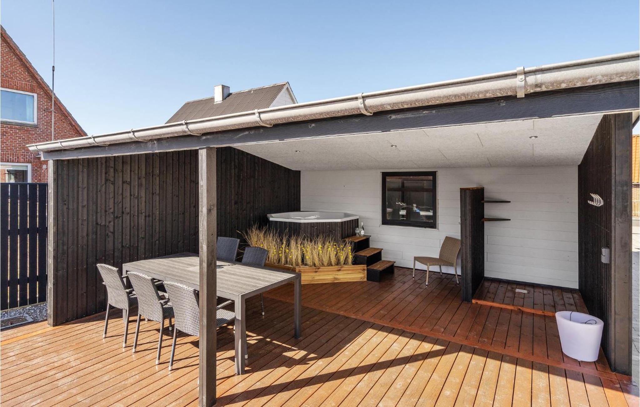 Stunning Home In Thyborøn With Wifi